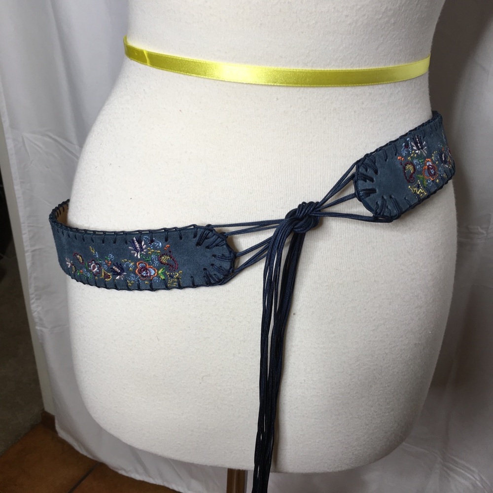 Vintage LIZ CLAIBORNE Women Suede Leather Blue Belt Embroidered 34”